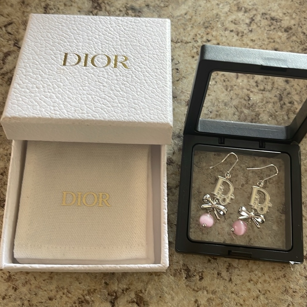 Dior Dangled Earrings - Picture 2 of 3